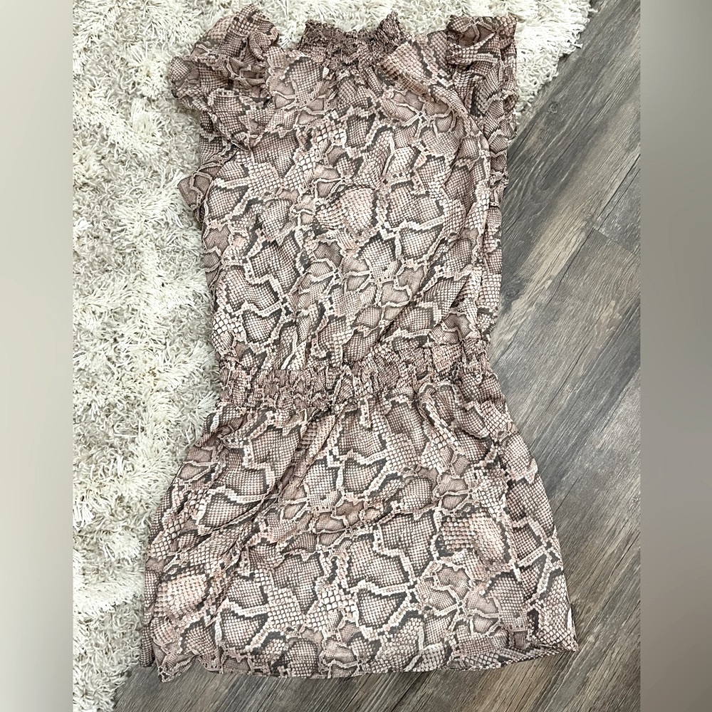 1. State Ruffled Arm Pink/Gray Snakeskin 🐍 Summer lined Dress Small
